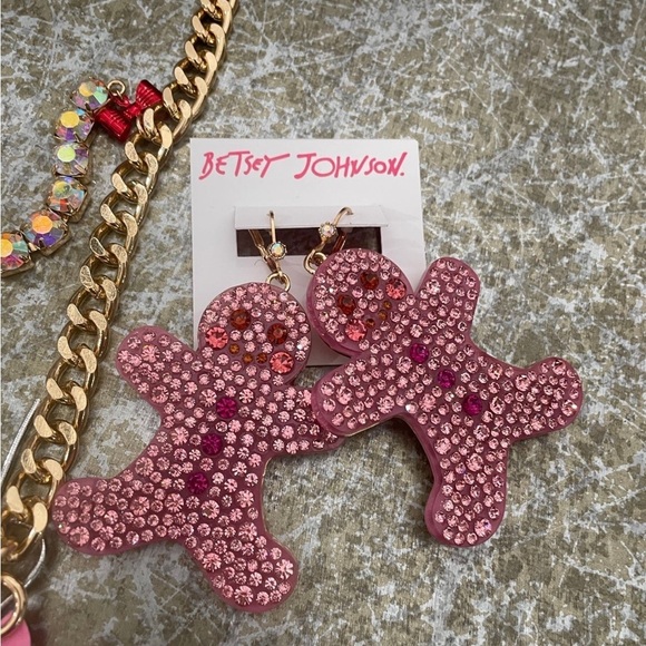 BETSEY JOHNSON PINK GINGERBREAD STATEMENT NECKLACE & MATCHING EARRINGS - Picture 6 of 10